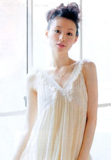 10款日本女星夏日浪漫发型(组图)