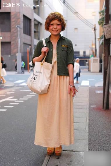 日本街拍 夏裙冬穿up时髦热度