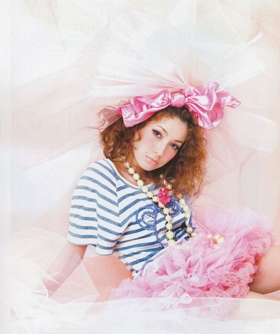 藤井莉娜俏皮性感私服照