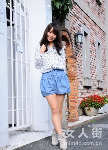 秀美支招:娇小美眉穿衣搭配技巧