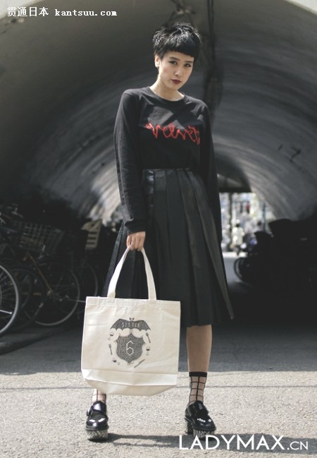 日本街拍原宿篇:冷色调时尚达人不比时髦拼个性