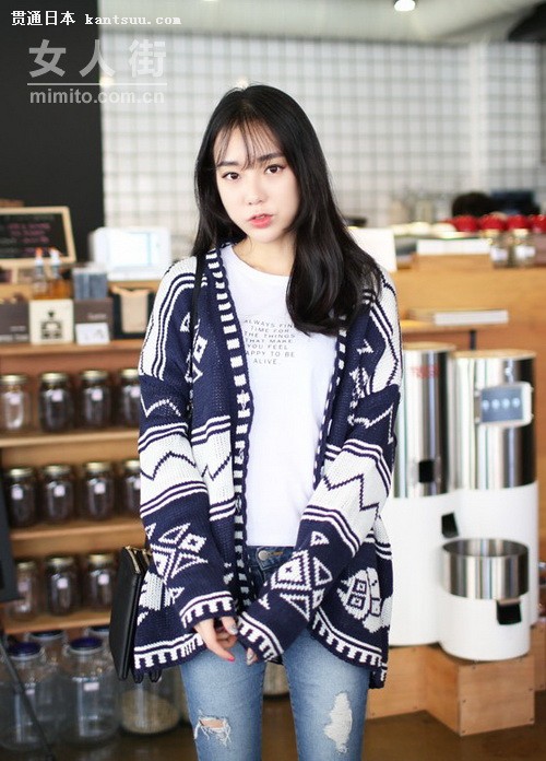 做个潮妞很简单:中长款针织开衫示范