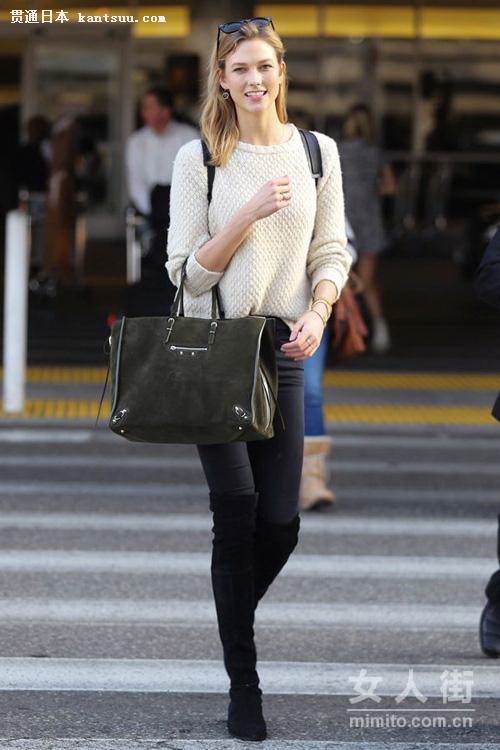 性冷淡色麂皮短裙穿出美式萌妹感