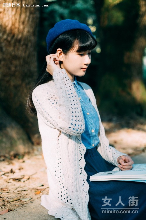 秋冬女生穿衣示范:百搭毛衣穿不腻