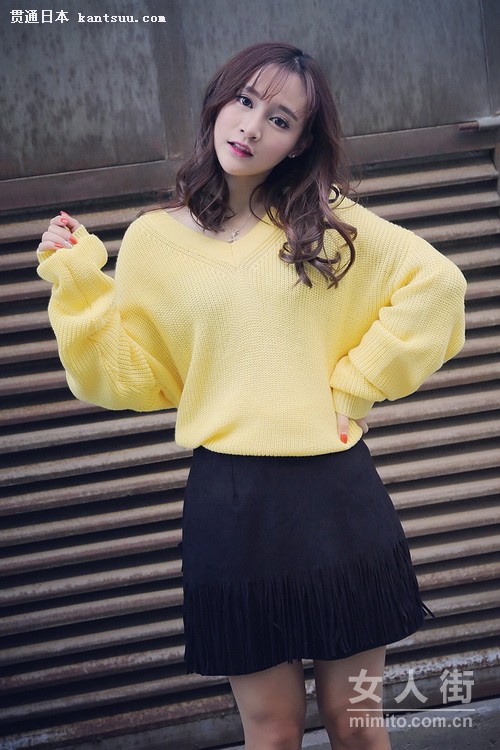 秋冬女生穿衣示范:百搭毛衣穿不腻