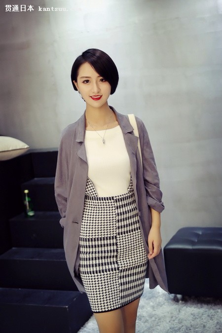 秋季服饰搭配示范:秒变职场知性女生