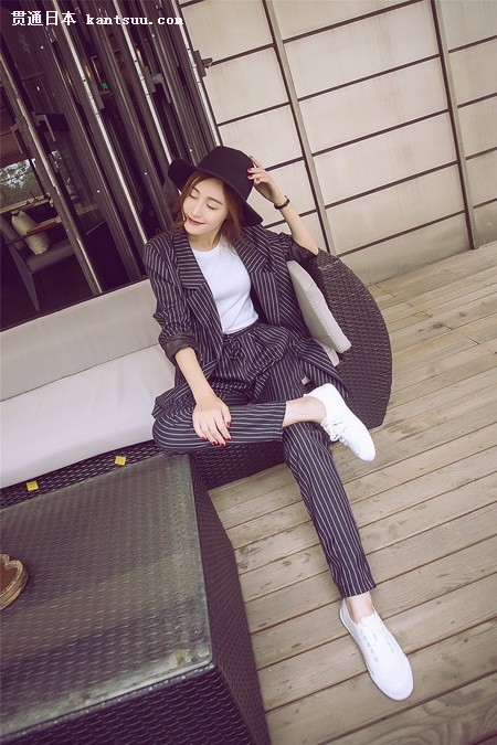 十月流行风尚:简洁百搭小西装