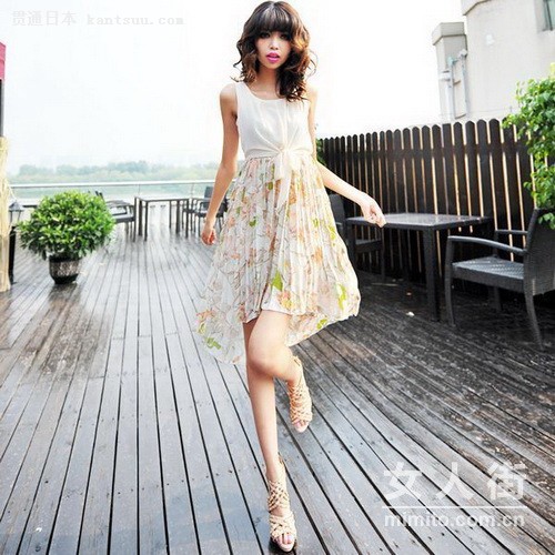 气质出街潮搭 潮流大牌抢眼搭